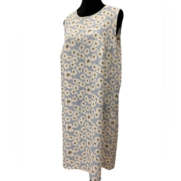 Chesley Vintage Plus Size Blue Garden Whimsical Floral Print Sleeveless Dress - Picture 2 of 7